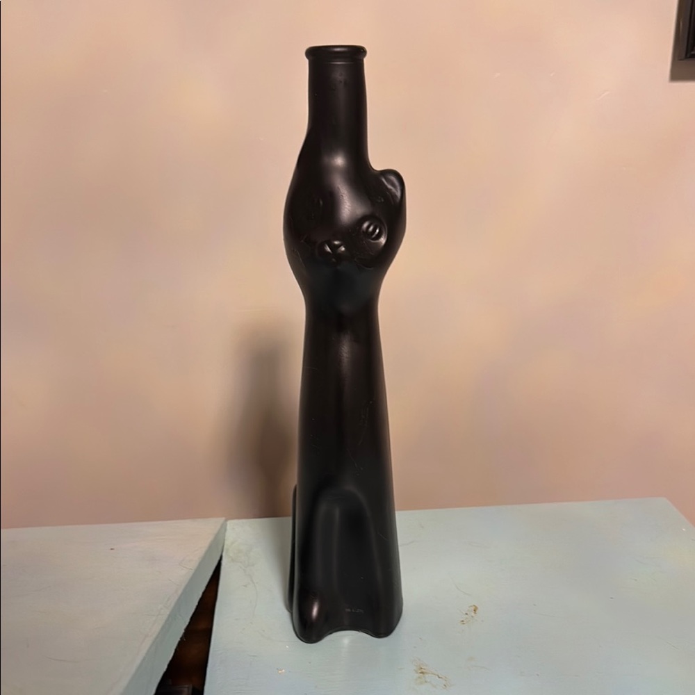 Black Cat-Shaped Decorative Vase